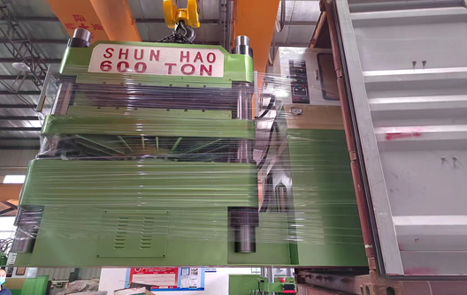 Shunhao 600 tonnes de mélamine hydraulique formant l'expédition de la machine
    