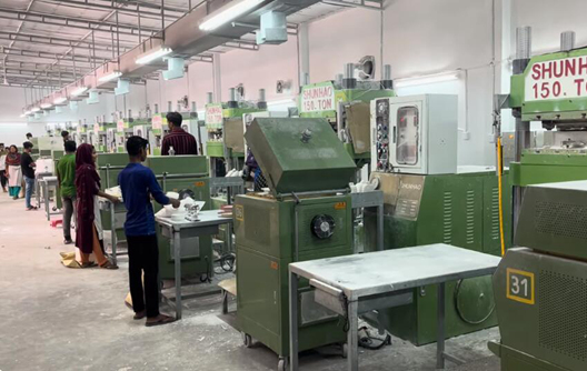 Machine de presse de mélamine de 150 tonnes pour la vaisselle de mélamine