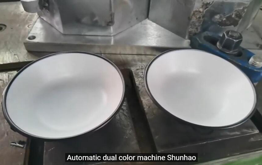 Comment fabriquer de la vaisselle en mélamine bicolore ?
    
